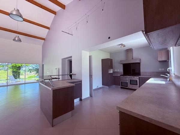 Maison 210 m² à Cours-de-Pile
