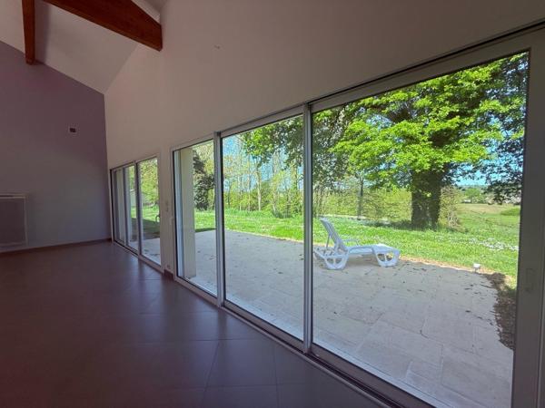 Maison 210 m² à Cours-de-Pile