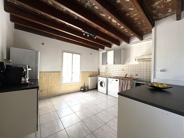 Maison 12 pièces - 5 chambres - LES VELLUIRE SUR VENDEE