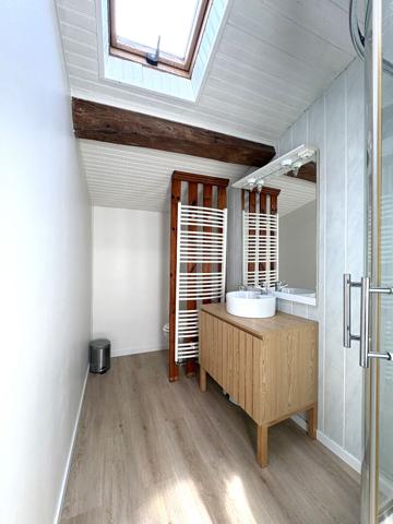 Maison 12 pièces - 5 chambres - LES VELLUIRE SUR VENDEE
