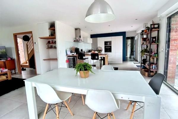 Maison individuelle, 135 m² sur terrain de 438 m²