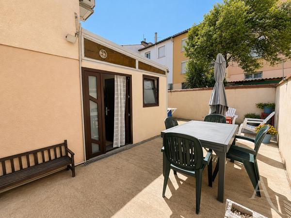 ST-CYPRIEN VILLAGE - MAISON 116 m² AVEC APPARTEMENT INDÉPENDANT ET JARDIN