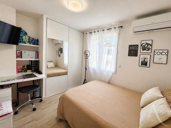 ST-CYPRIEN VILLAGE - MAISON 116 m² AVEC APPARTEMENT INDÉPENDANT ET JARDIN
