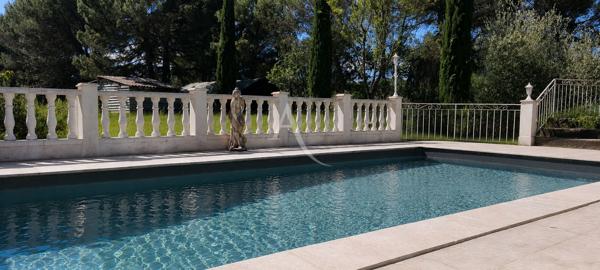 VILLA D'EXCEPTION TYPE 5 AVEC PISCINE SUR TERRAIN DE 8510m² A PIERREVERT