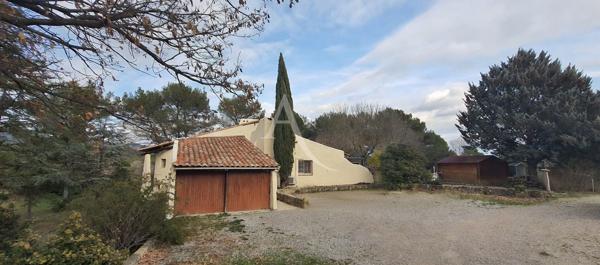 VILLA D'EXCEPTION TYPE 5 AVEC PISCINE SUR TERRAIN DE 8510m² A PIERREVERT
