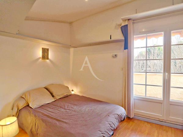 VILLA D'EXCEPTION TYPE 5 AVEC PISCINE SUR TERRAIN DE 8510m² A PIERREVERT