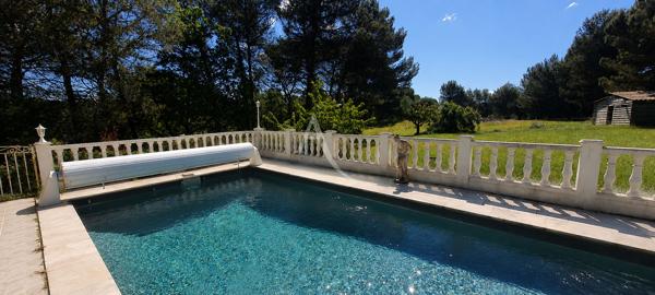 VILLA D'EXCEPTION TYPE 5 AVEC PISCINE SUR TERRAIN DE 8510m² A PIERREVERT