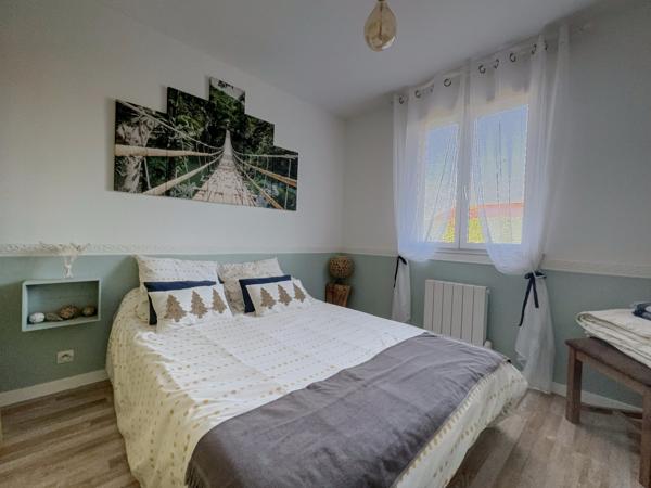La Teste de Buch ! Maison 4 pièces de 90 m2 avec dépendances de 45 m2, piscine, et parcelle arboré de 737m2 !