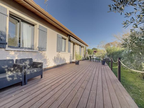 La Teste de Buch ! Maison 4 pièces de 90 m2 avec dépendances de 45 m2, piscine, et parcelle arboré de 737m2 !