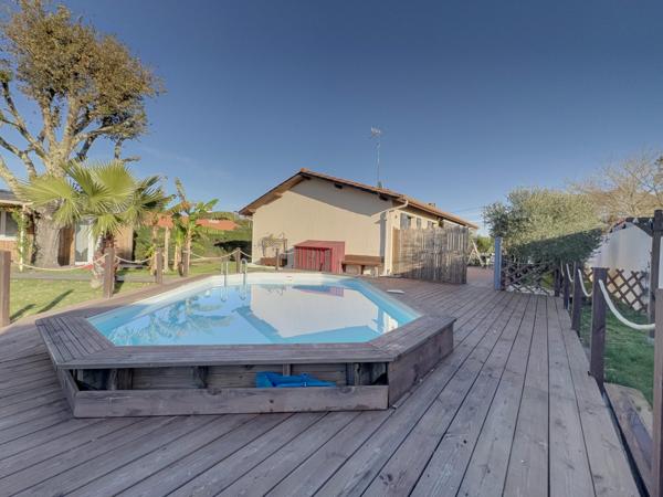 La Teste de Buch ! Maison 4 pièces de 90 m2 avec dépendances de 45 m2, piscine, et parcelle arboré de 737m2 !