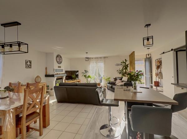 La Teste de Buch ! Maison 4 pièces de 90 m2 avec dépendances de 45 m2, piscine, et parcelle arboré de 737m2 !