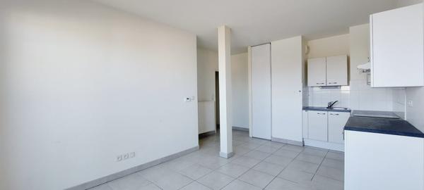 LA TESTE DE BUCH, HYPER CENTRE ! Appartement T2 de 41 m2, dernier étage avec balcon et parking !