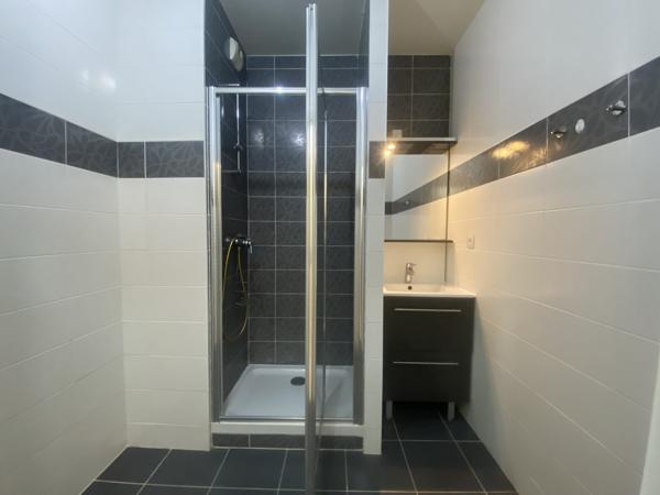 LA TESTE DE BUCH, HYPER CENTRE ! Appartement T2 de 41 m2, dernier étage avec balcon et parking !