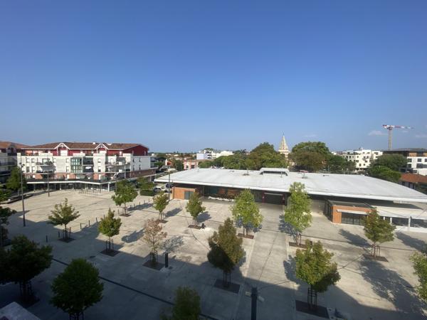 LA TESTE DE BUCH, HYPER CENTRE ! Appartement T2 de 41 m2, dernier étage avec balcon et parking !