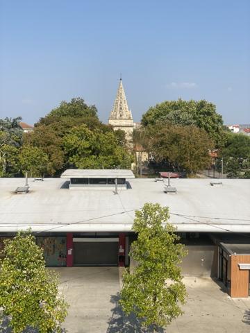 LA TESTE DE BUCH, HYPER CENTRE ! Appartement T2 de 41 m2, dernier étage avec balcon et parking !