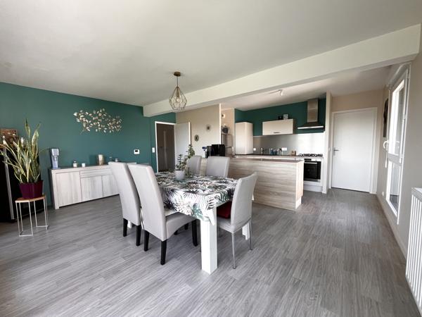 Appartement
                                                                                                                                                                                                                                                                                                                        4 pièce(s)                                                                                                                                                                                                          3 chambre(s)                                                                                                                                                                                                          75.69  m²