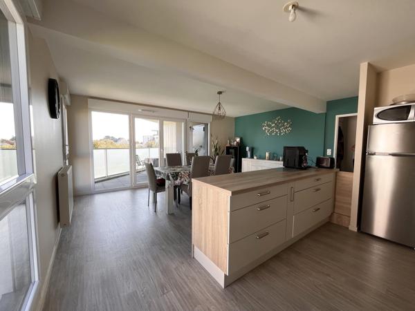 Appartement
                                                                                                                                                                                                                                                                                                                        4 pièce(s)                                                                                                                                                                                                          3 chambre(s)                                                                                                                                                                                                          75.69  m²