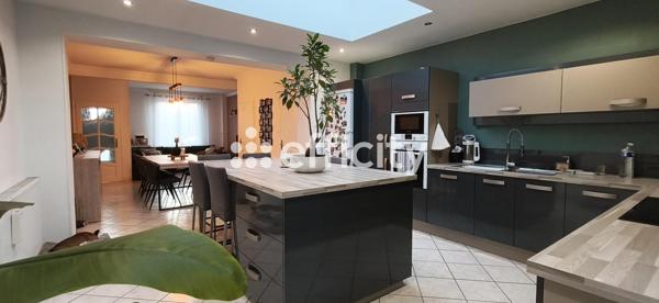 Maison
         4 pièces
        - 115 m² 237 900 € *