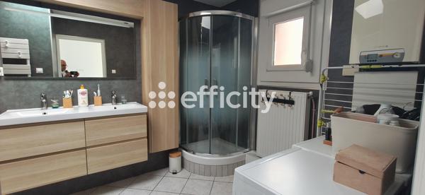 Maison
         4 pièces
        - 115 m² 237 900 € *
