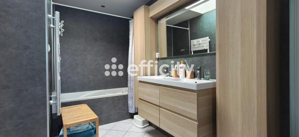 Maison
         4 pièces
        - 115 m² 237 900 € *