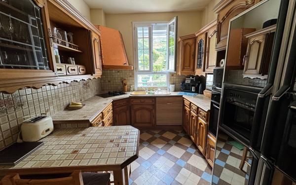 Maison à vendre    7 pièces •  Viroflay