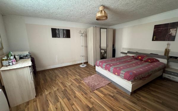 Maison à vendre    7 pièces •  Viroflay