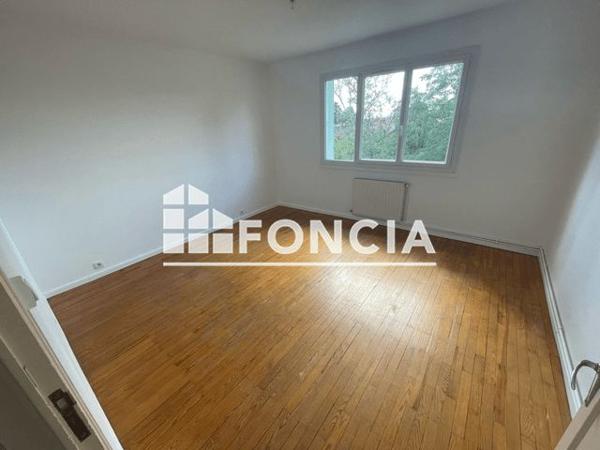 Location Appartement 4 pièces 94.5 m² - 2/10 RUE MISTRAL - 28 RUE V.HU Meyzieu 69330