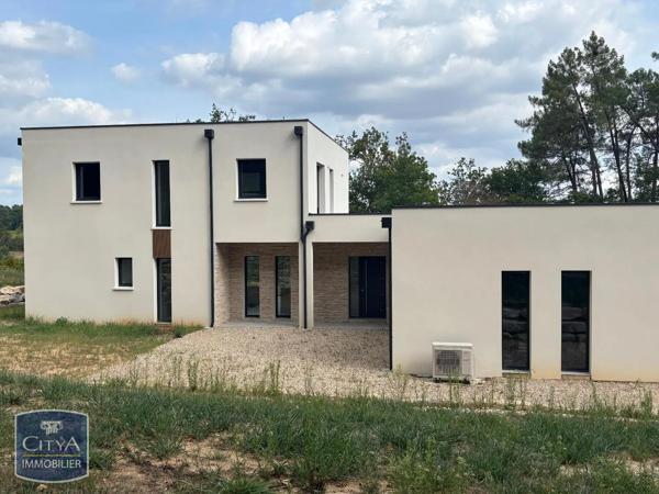 Maison à louer 5 pièces 218m² Lembras (24100)