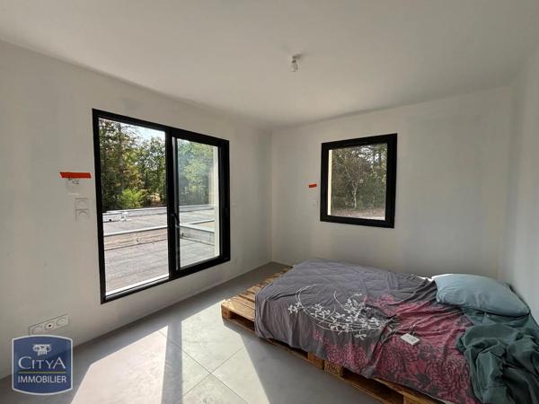Maison à louer 5 pièces 218m² Lembras (24100)