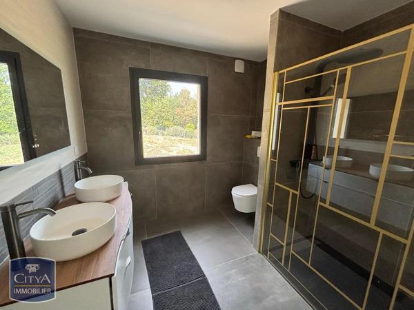 Maison à louer 5 pièces 218m² Lembras (24100)