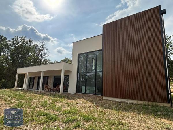 Maison à louer 5 pièces 218m² Lembras (24100)