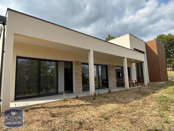 Maison à louer 5 pièces 218m² Lembras (24100)