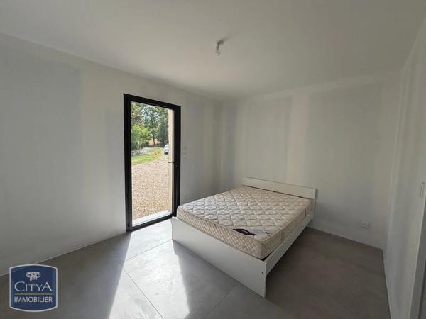 Maison à louer 5 pièces 218m² Lembras (24100)