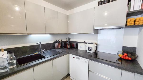 Montgermont – T3 récent de 74 m², lumineux, avec loggia et parking privatif.