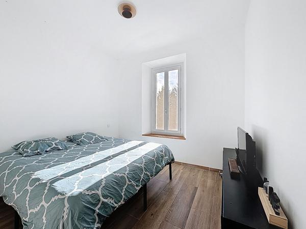 EXCLUSIVITÉ Maison de caractère rénovée de 183 m² - 4 chambres - GARAGE - Jardin 305 m² - Centre village