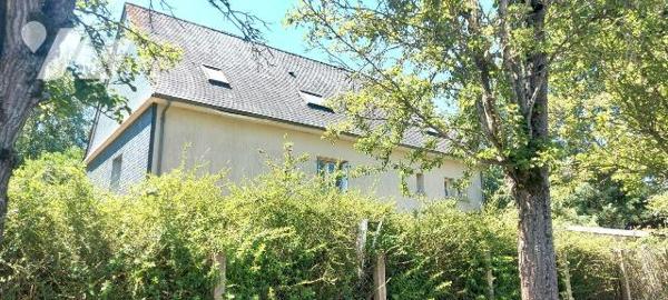 Maison de 190 m2 habitable avec jardin de 2059 m2 + une surface de 150 m2 en rez-de-jardin à us...