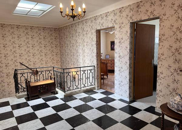 Carcassonne, maison 230 m² sur terrain 550 m², 5 chambres, sous-sol complet avec garage et salle de jeux