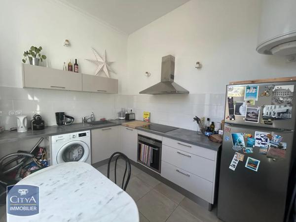 Appartement à louer 3 pièces 69.22m² Nîmes (30900)