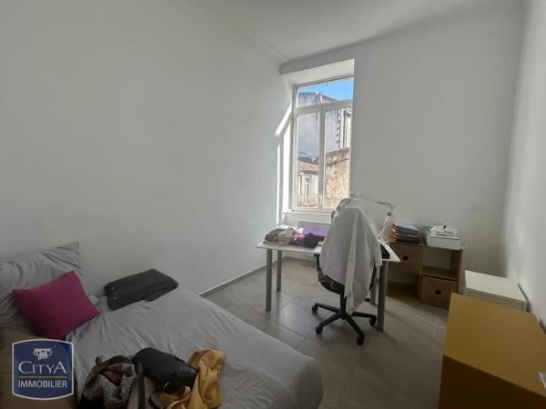 Appartement à louer 3 pièces 69.22m² Nîmes (30900)