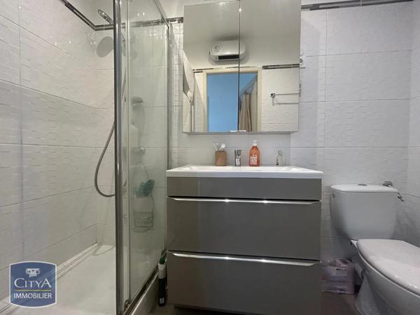 Appartement à louer 3 pièces 69.22m² Nîmes (30900)
