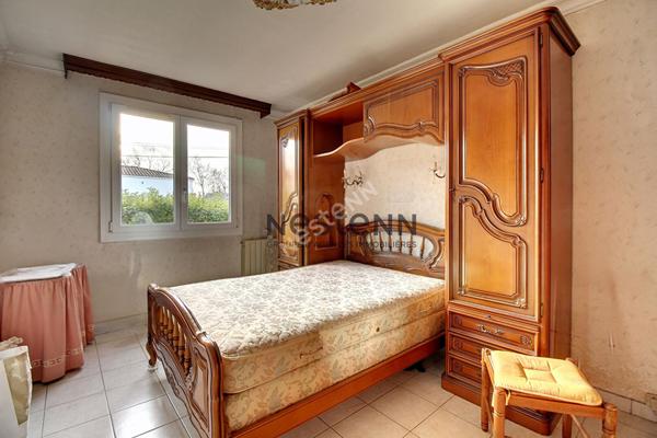 Maison t4 de plain pied individuelle avec garage, annexes et jardin