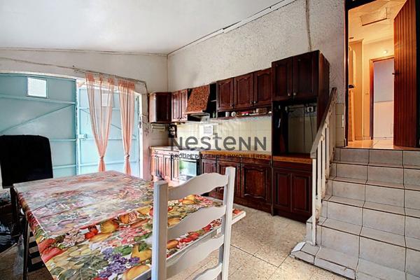 Maison t4 de plain pied individuelle avec garage, annexes et jardin