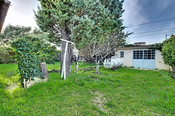 Maison t4 de plain pied individuelle avec garage, annexes et jardin