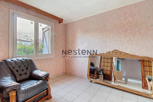 Maison t4 de plain pied individuelle avec garage, annexes et jardin