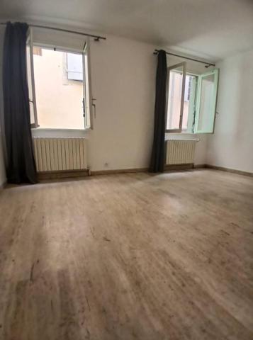 Vente appartement trois pièces en 1er étage/2 coeur de ville de Béziers