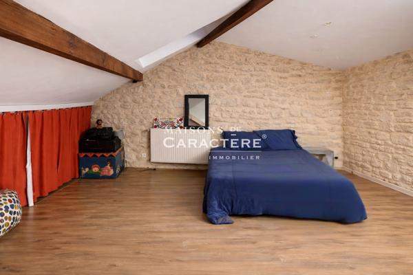 Maison familiale avec piscine chauffée et dépendances