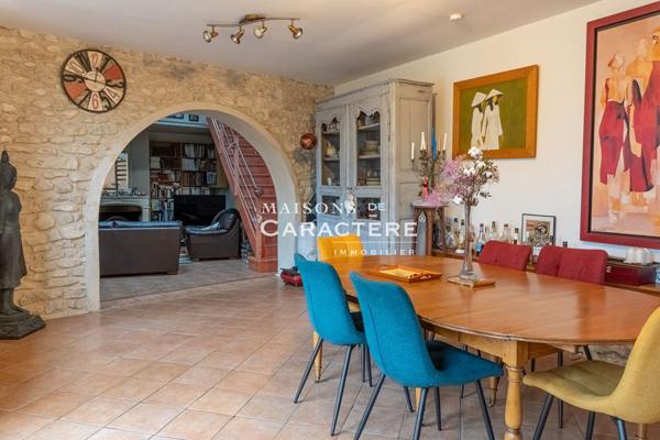 Maison familiale avec piscine chauffée et dépendances