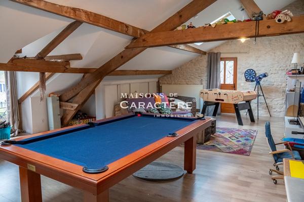 Maison familiale avec piscine chauffée et dépendances