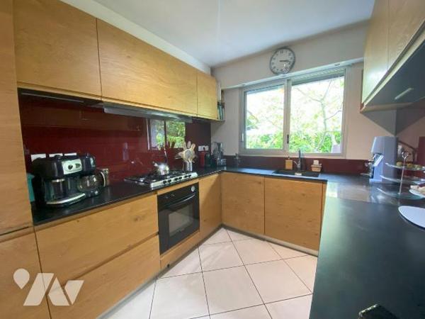 Villa d'exception avec piscine à Mérignac (33700) - Gironde

Située à Mérignac, au coeur d'un...