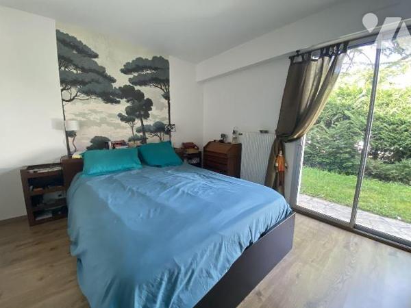 Villa d'exception avec piscine à Mérignac (33700) - Gironde

Située à Mérignac, au coeur d'un...